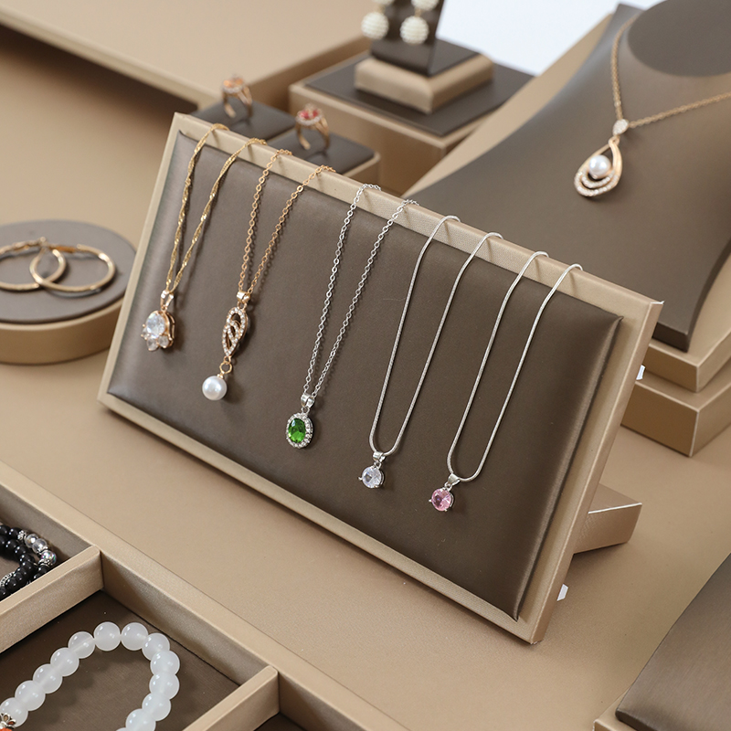 Коричневая искусственная кожа, – обзор и цена Jewelry And Watches Exhibition